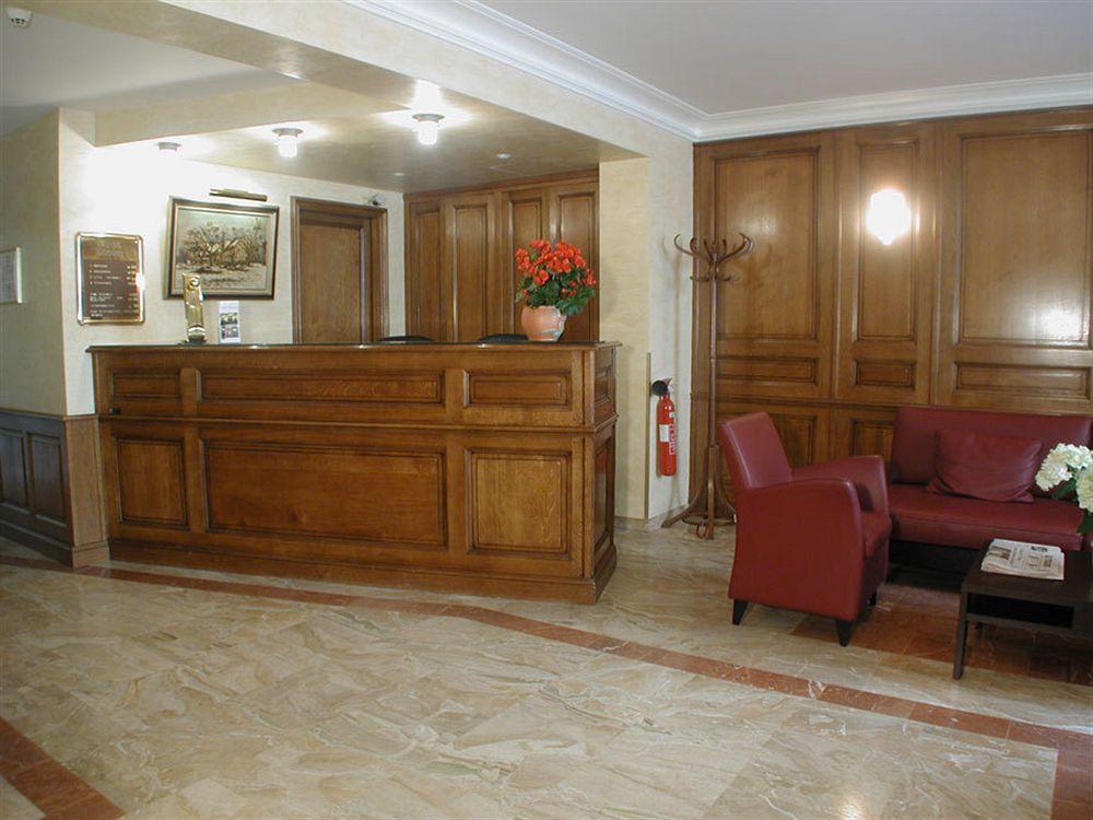 Hotel Muguet Paris Luaran gambar